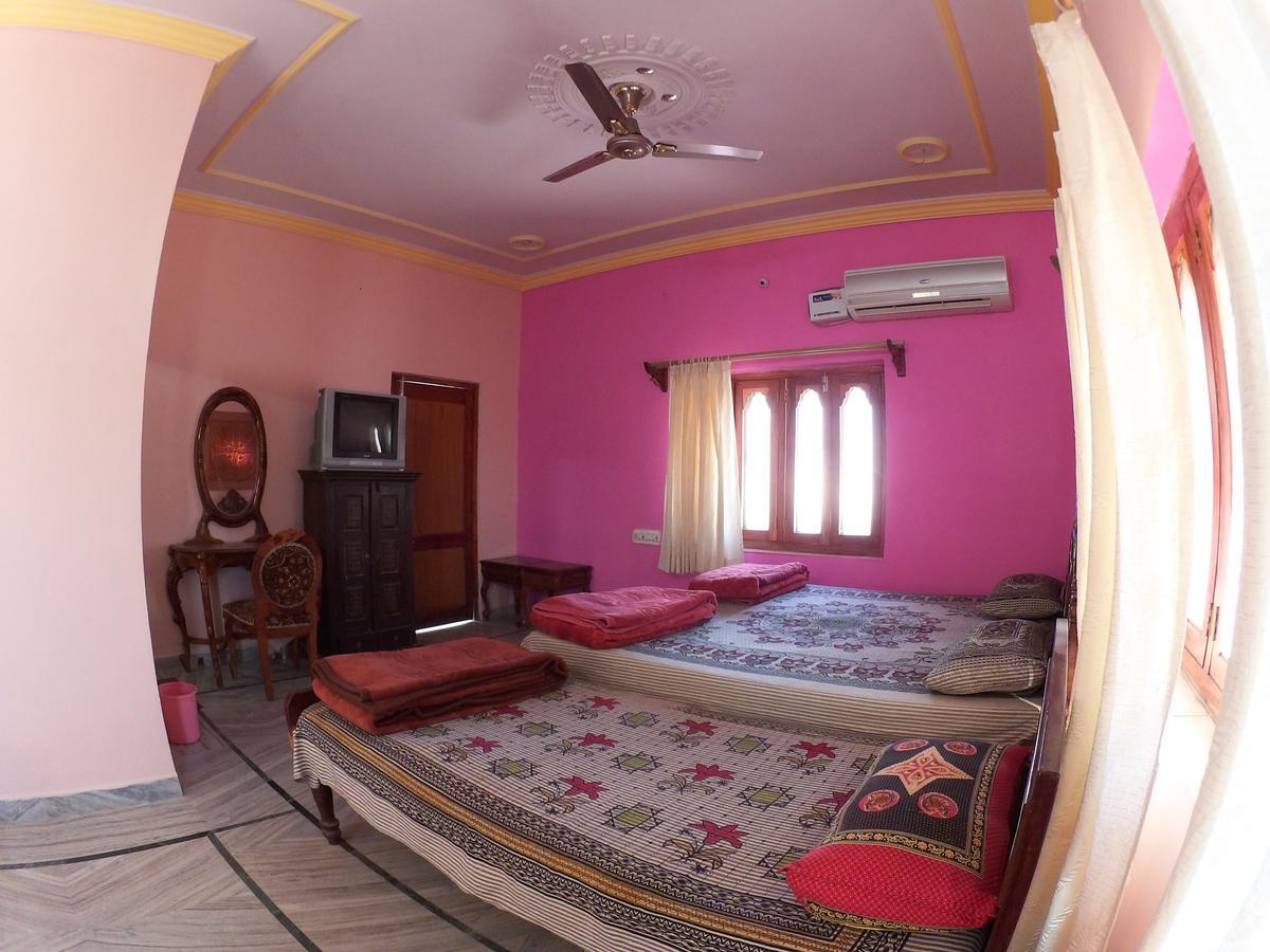 Aroma Hotell Pushkar Exteriör bild