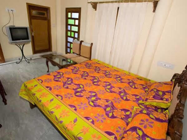 Aroma Hotell Pushkar Exteriör bild