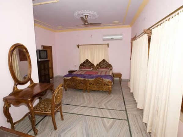 Aroma Hotell Pushkar Exteriör bild